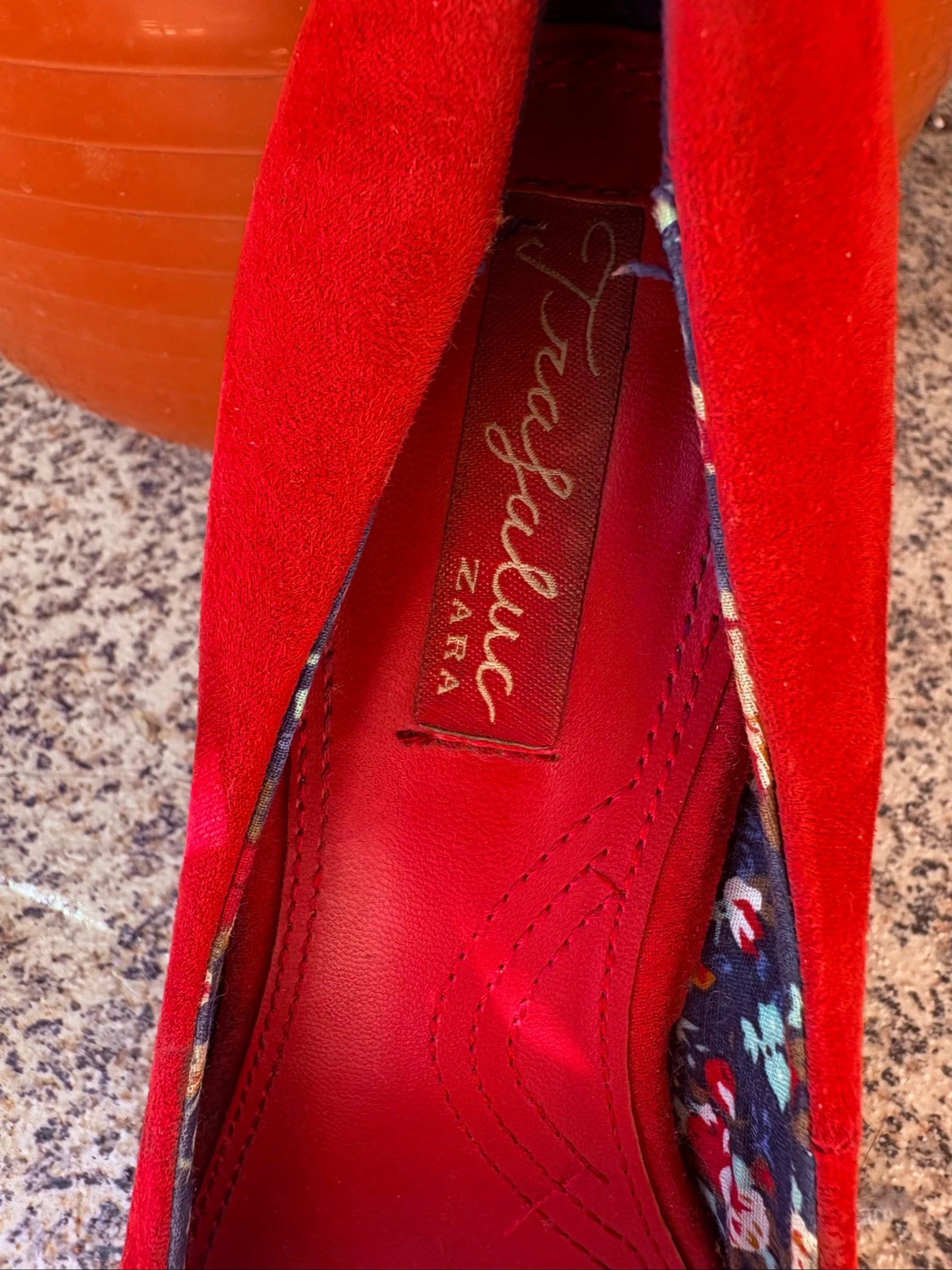 High heel shoe – photo 2